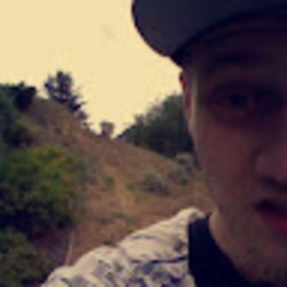 Meet your Posher, Kyle - Picture 1 of 1